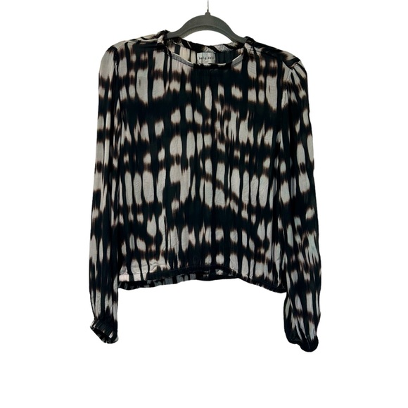 Bella Dahl Tops - Bella Dahl Anthropologie Ikat Top Women’s M black white Sheer Gathered Hem